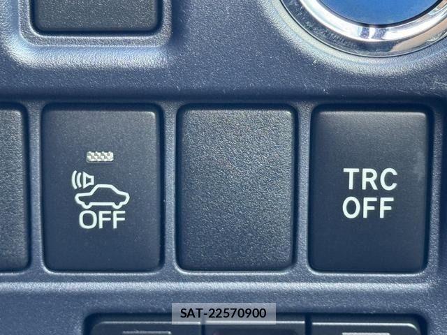 Toyota VOXY HYBRID 2015-08 7458804-24
