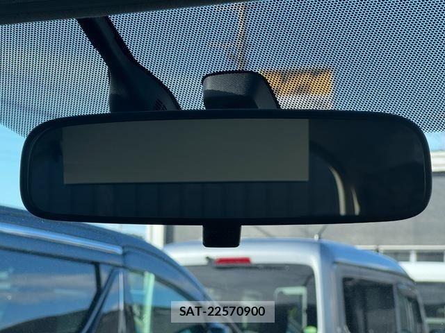 Toyota VOXY HYBRID 2015-08 7458804-29