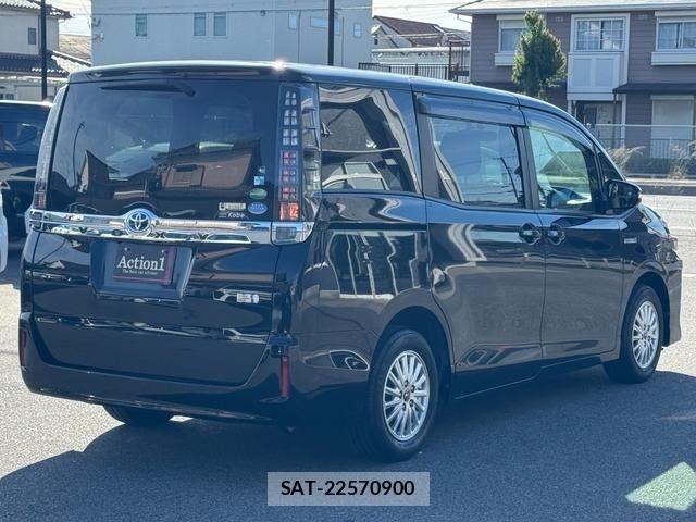 Toyota VOXY HYBRID 2015-08 7458804-5