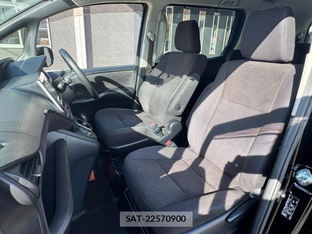 Toyota VOXY HYBRID 2015-08 7458804-8