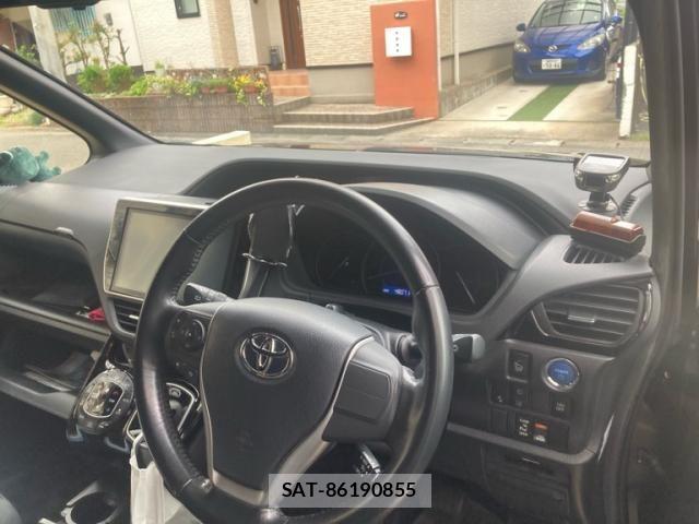 Toyota VOXY HYBRID 2017-07 7458799-10