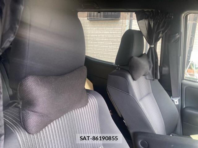 Toyota VOXY HYBRID 2017-07 7458799-11