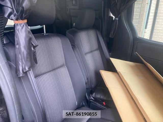 Toyota VOXY HYBRID 2017-07 7458799-13