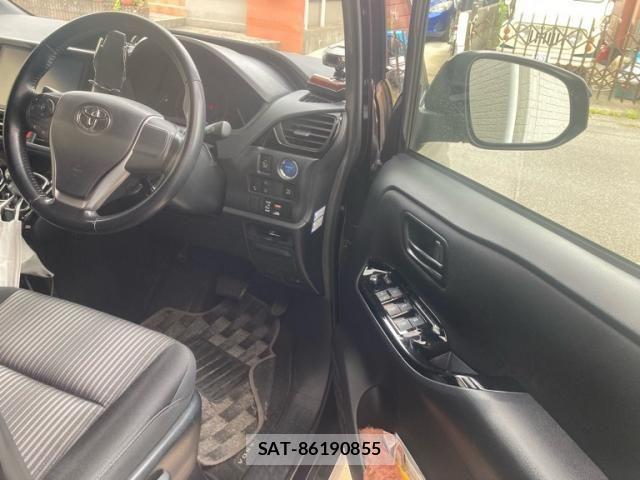 Toyota VOXY HYBRID 2017-07 7458799-8