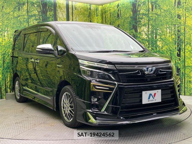 Toyota VOXY HYBRID 2018-01 7458795-16