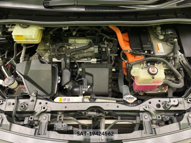 Toyota VOXY HYBRID 2018-01 7458795-18