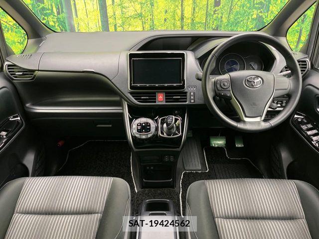 Toyota VOXY HYBRID 2018-01 7458795-1