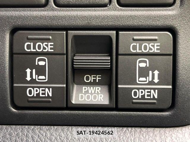 Toyota VOXY HYBRID 2018-01 7458795-4