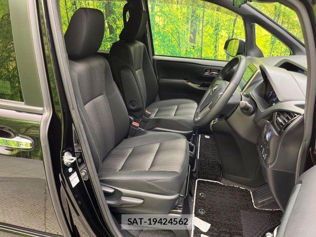 Toyota VOXY HYBRID 2018-01 7458795-7