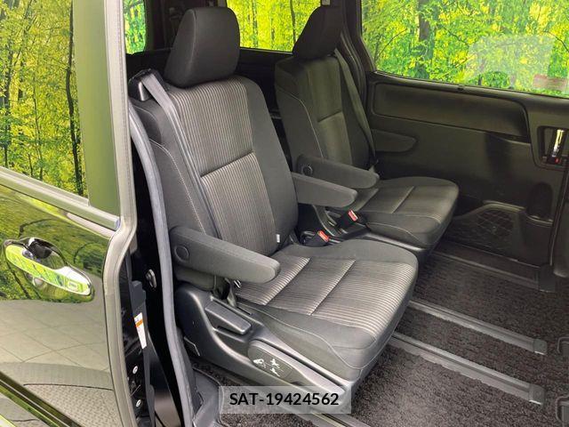 Toyota VOXY HYBRID 2018-01 7458795-8