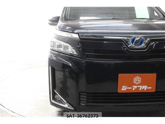 Toyota VOXY HYBRID 2017-09 7458811-10