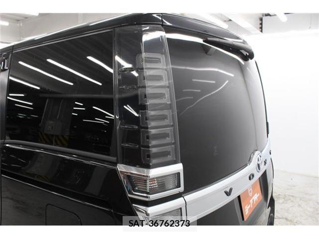 Toyota VOXY HYBRID 2017-09 7458811-17
