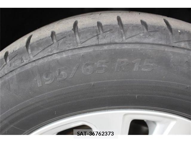 Toyota VOXY HYBRID 2017-09 7458811-21
