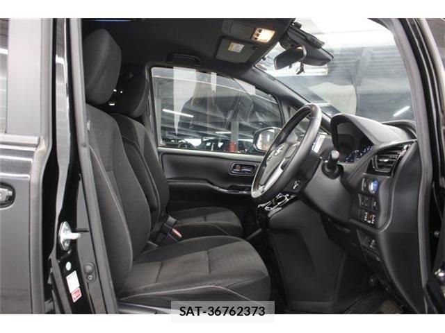 Toyota VOXY HYBRID 2017-09 7458811-28