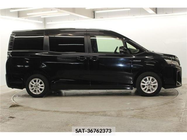 Toyota VOXY HYBRID 2017-09 7458811-3