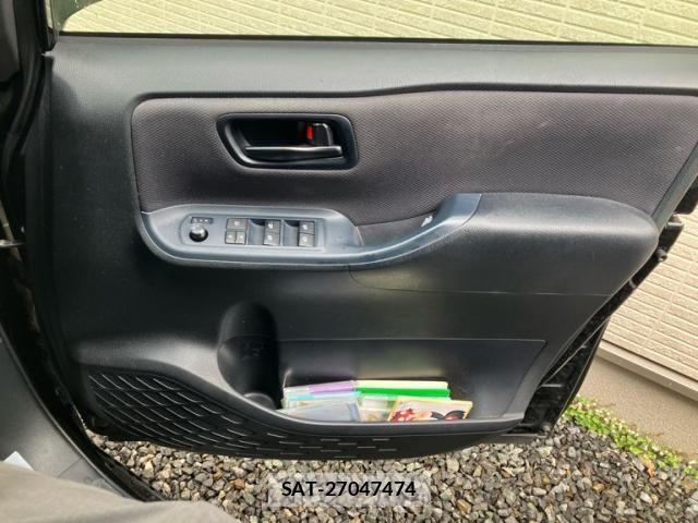 Toyota VOXY HYBRID 2017-04 7458810-15