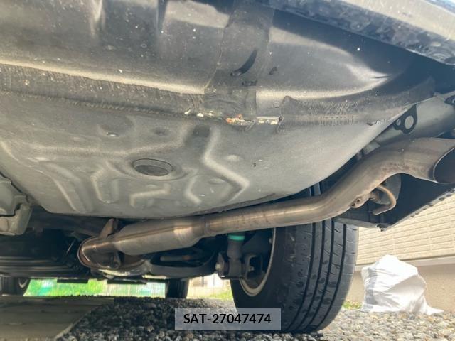 Toyota VOXY HYBRID 2017-04 7458810-23
