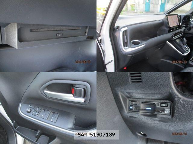 Toyota VOXY HYBRID 2025-03 7458779-21