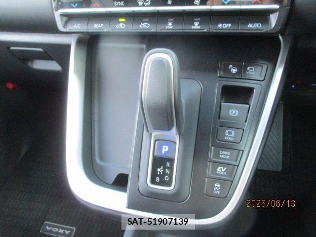 Toyota VOXY HYBRID 2025-03 7458779-24