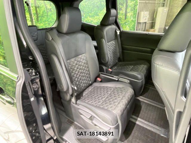Toyota VOXY HYBRID 2024-01 7458772-9