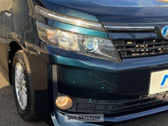 Toyota VOXY HYBRID 2016-03 7458803-14