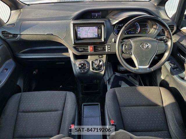 Toyota VOXY HYBRID 2016-03 7458803-1