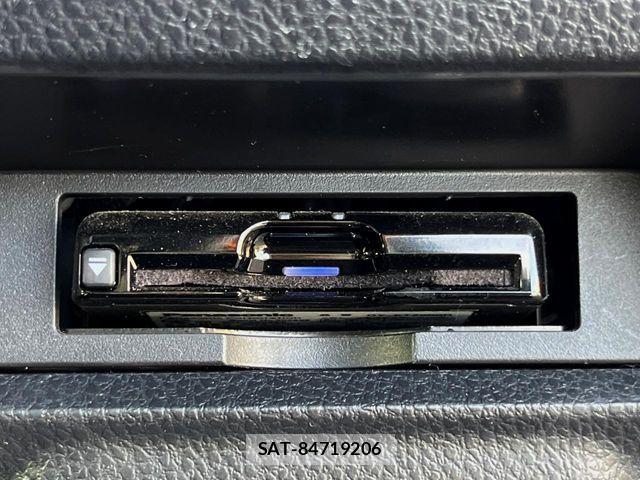 Toyota VOXY HYBRID 2016-03 7458803-7
