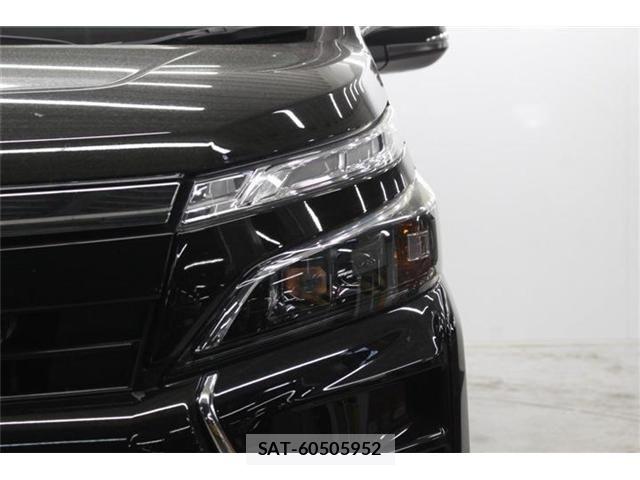 Toyota VOXY HYBRID 2018-10 7458801-14