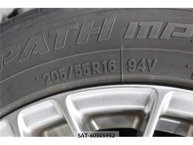 Toyota VOXY HYBRID 2018-10 7458801-21