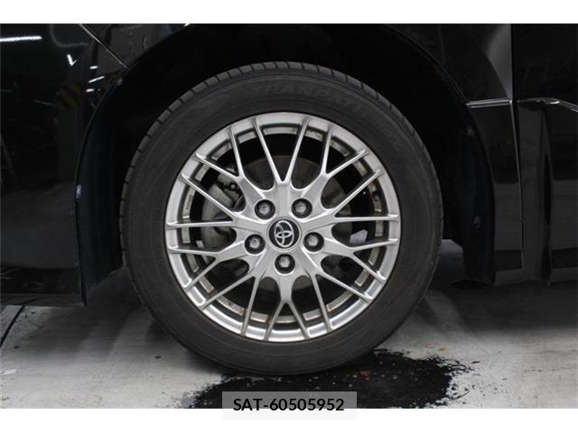 Toyota VOXY HYBRID 2018-10 7458801-23