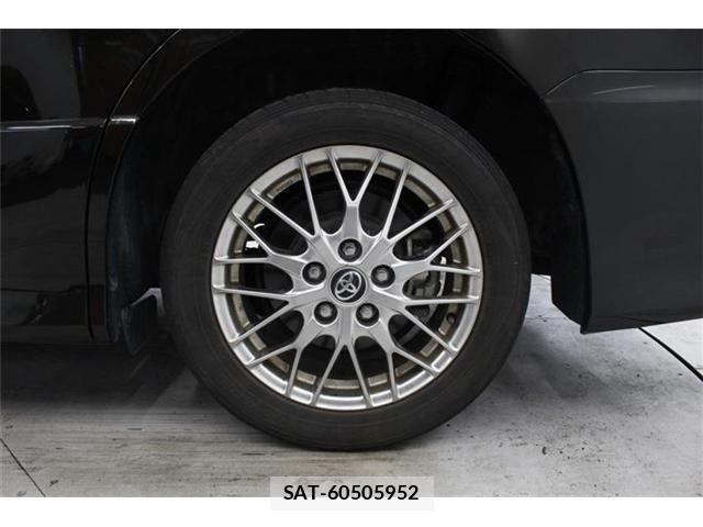 Toyota VOXY HYBRID 2018-10 7458801-24
