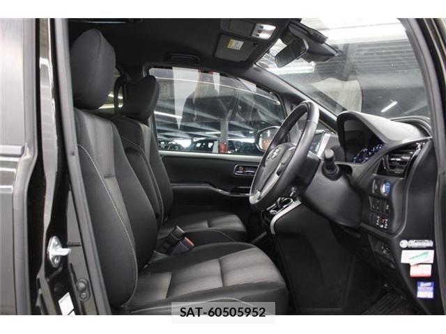 Toyota VOXY HYBRID 2018-10 7458801-28