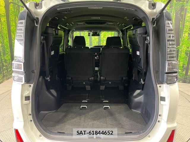 Toyota VOXY HYBRID 2020-02 7458798-11