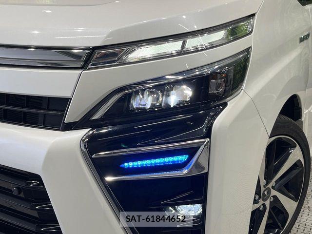 Toyota VOXY HYBRID 2020-02 7458798-13