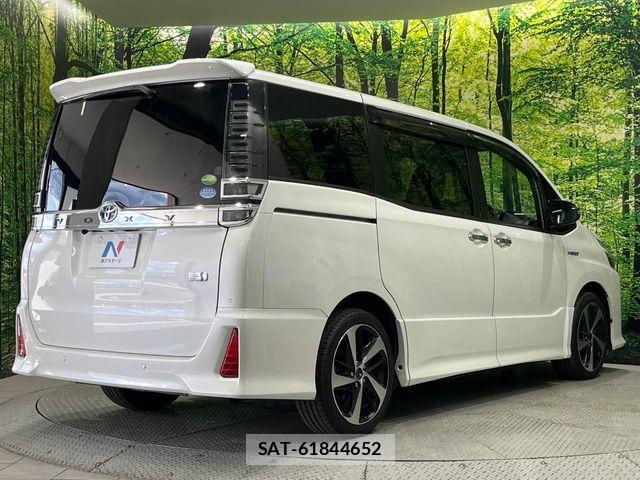 Toyota VOXY HYBRID 2020-02 7458798-17
