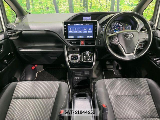 Toyota VOXY HYBRID 2020-02 7458798-1