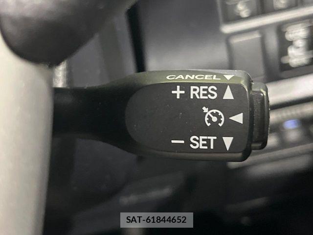 Toyota VOXY HYBRID 2020-02 7458798-5
