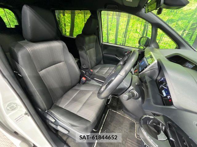 Toyota VOXY HYBRID 2020-02 7458798-8