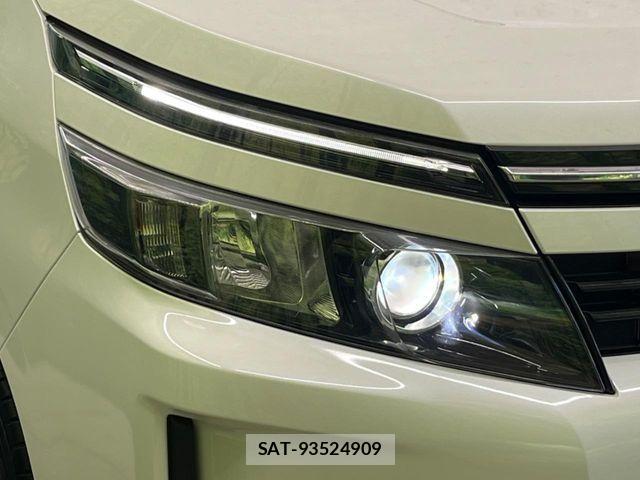 Toyota VOXY HYBRID 2014-03 7458814-12
