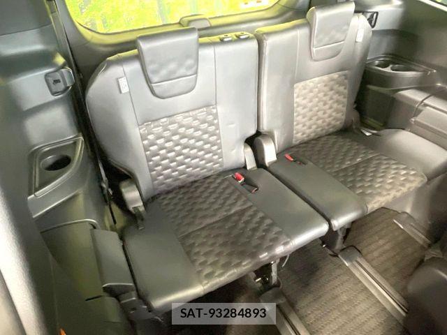 Toyota VOXY HYBRID 2022-07 7458790-9