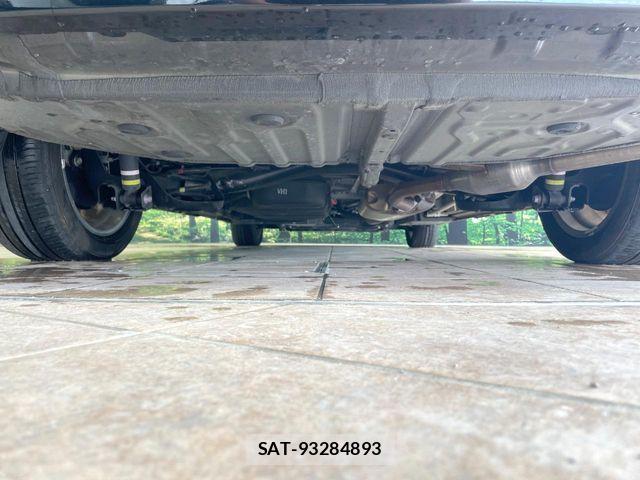 Toyota VOXY HYBRID 2022-07 7458790-18