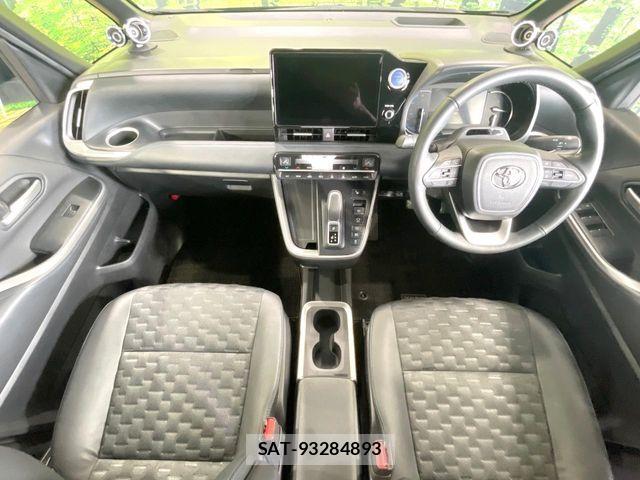 Toyota VOXY HYBRID 2022-07 7458790-1