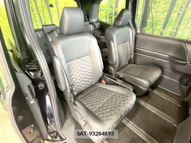 Toyota VOXY HYBRID 2022-07 7458790-8