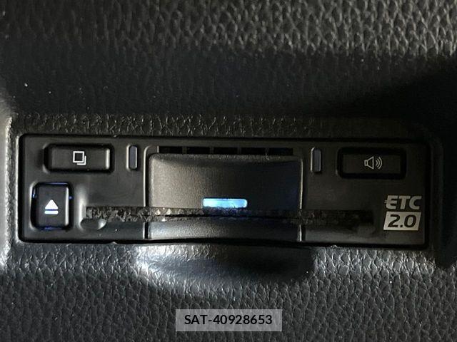 Toyota VOXY HYBRID 2022-09 7458789-5