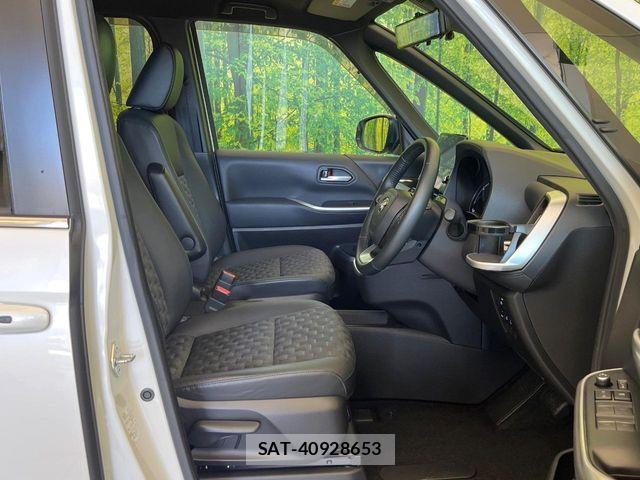 Toyota VOXY HYBRID 2022-09 7458789-7