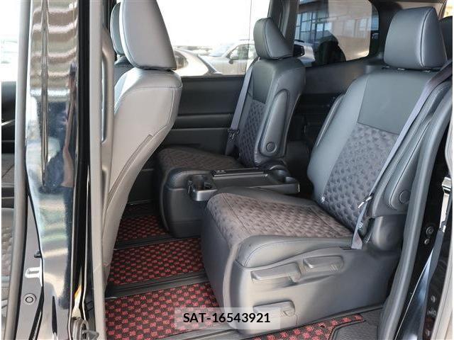 Toyota VOXY HYBRID 2025-02 7458773-15