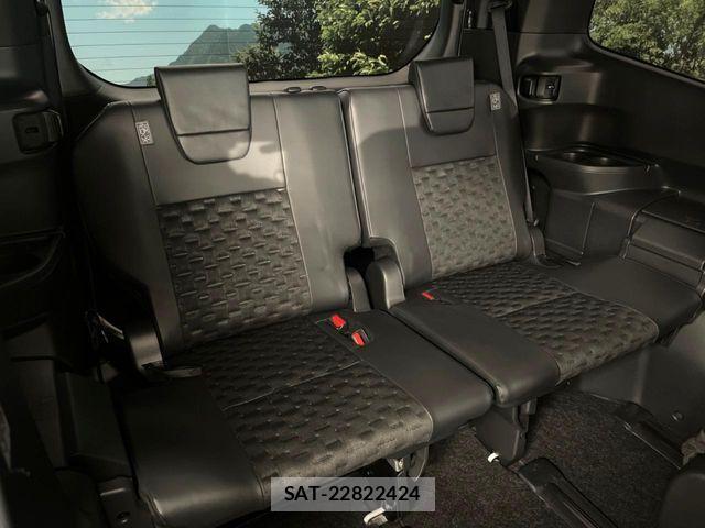 Toyota VOXY HYBRID 2023-06 7458791-9