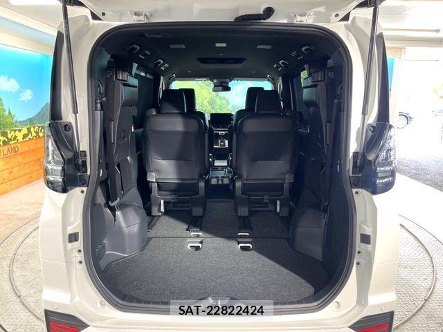 Toyota VOXY HYBRID 2023-06 7458791-10