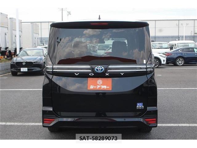 Toyota VOXY HYBRID 2023-09 7458794-12