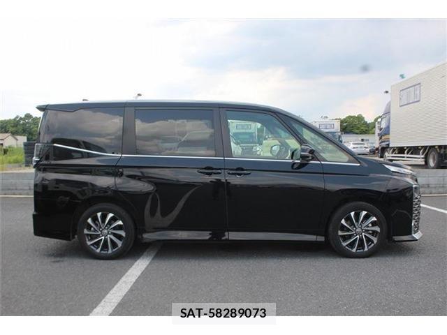Toyota VOXY HYBRID 2023-09 7458794-14